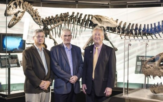 The allosaur "Ebenezer" with "geologist" Andrew Snelling, Ken Ham, and racist Michael Peroutka, the donor